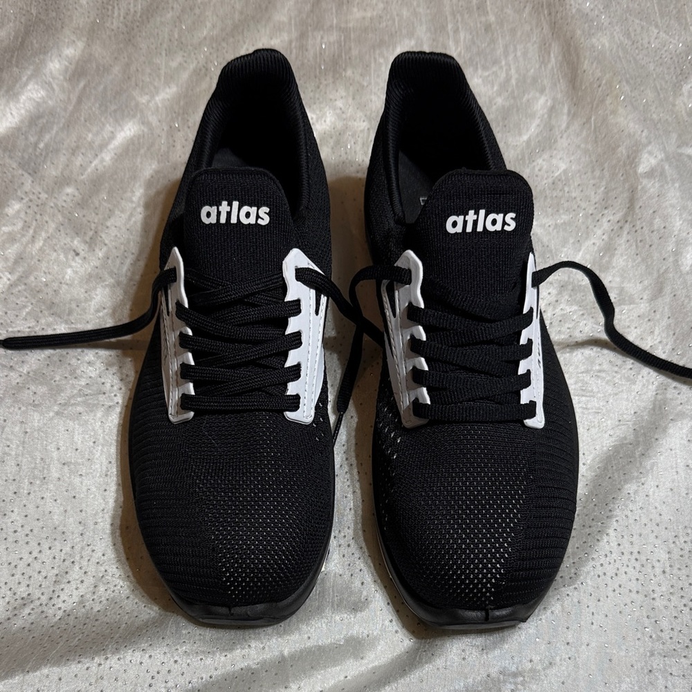 Atlas  runner Black and White Sneakers size 38